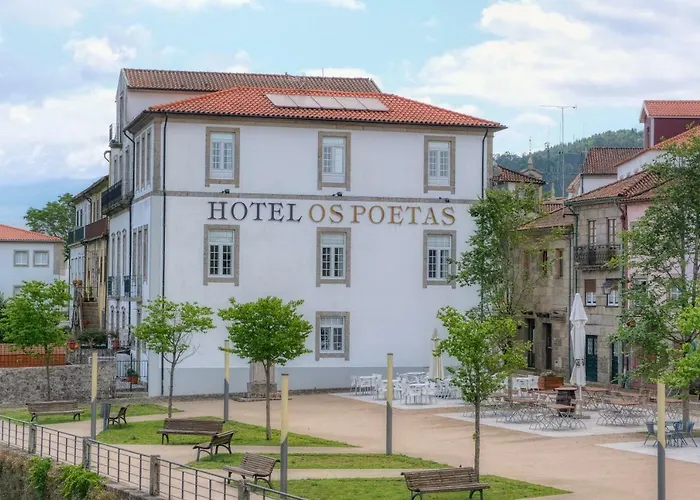 Os Poetas Hotel 2*